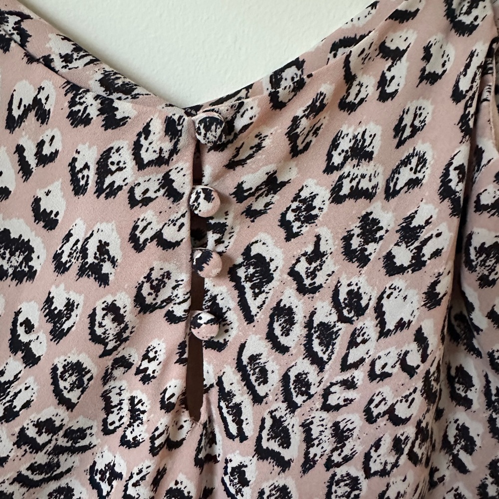 ASTR the Label Cowl Drape Adjustable Camisole with buttons BLUSH LEOPARD - Picture 5 of 9